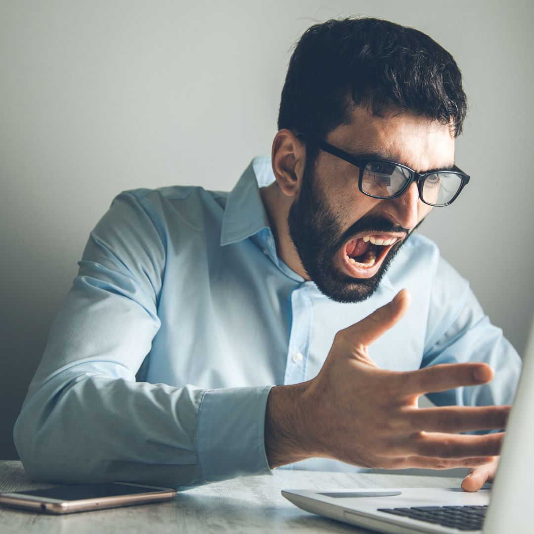 Que faire face à des comportements irrespectueux sur un site de rencontre
