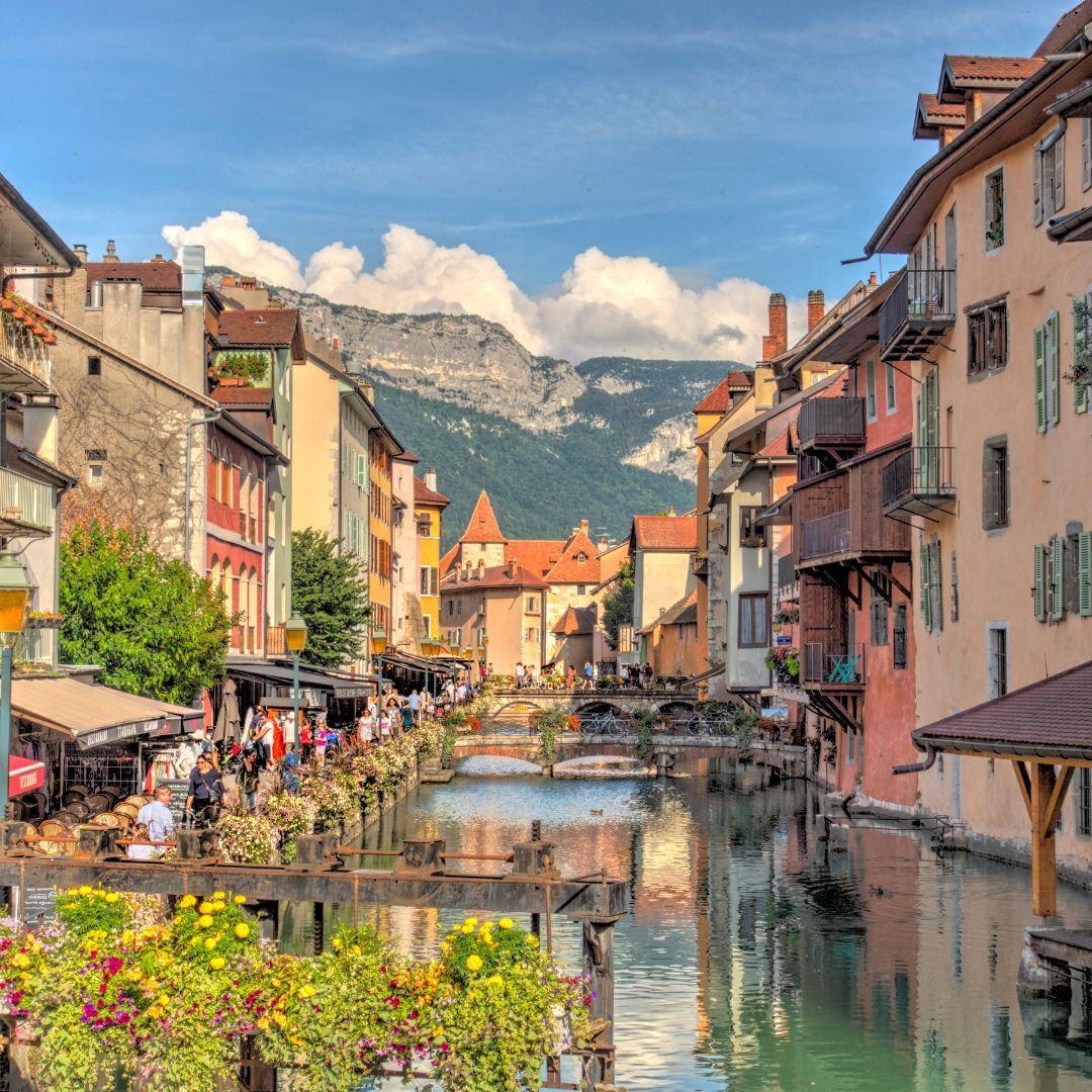 Week-end en amoureux à Annecy : idées romantiques, lieux incontournables et conseils de date Week-end en amoureux à Annecy : idées romantiques, lieux incontournables et conseils de date